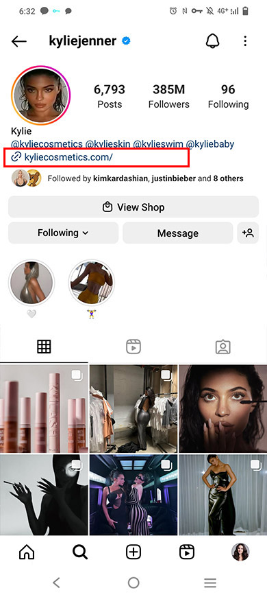 Highlighted website link in the Instagram bio of Kylie Jenner