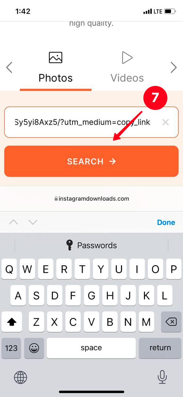Tapping the search button on the InstagramDownloads website