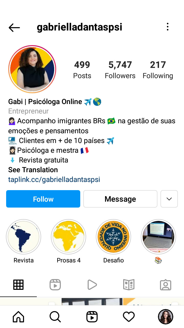 Entrepreneur’s page with the Instagram profile photo with bright high-contrast background