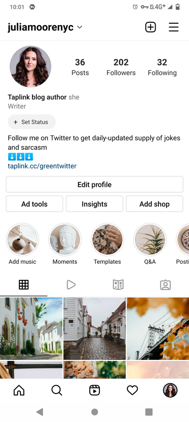 Instagram profile with a clickable Taplink page link