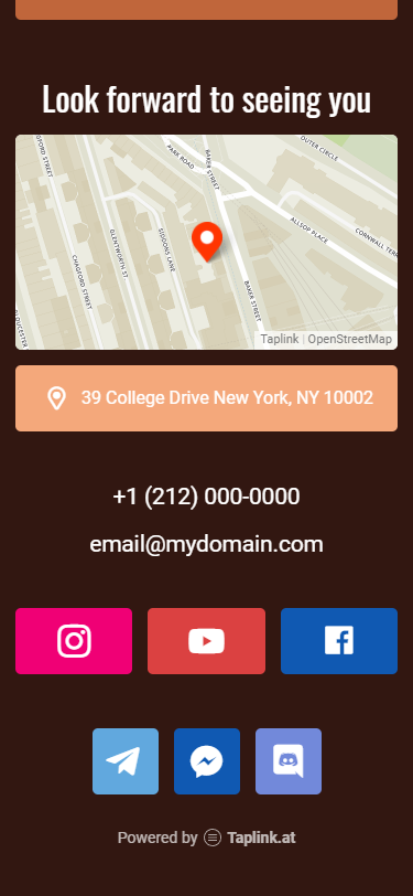 Sezioni dedicate alla mappa, ai contatti e ai profili social su una pagina link in bio di un salone di toelettatura per animali su TikTok
