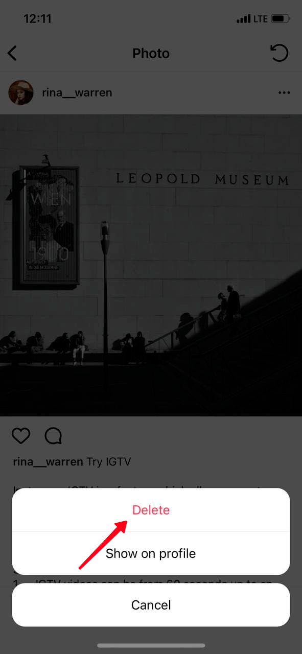 Highlighted Delete button on the list in the Instagram Archive