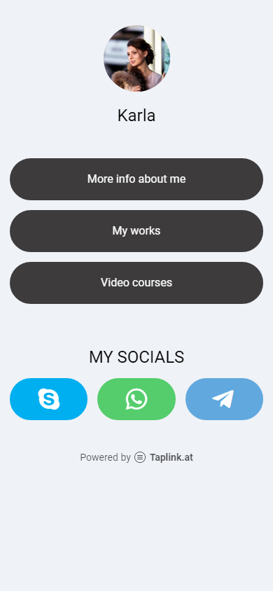 Taplink'teki Blogger sayfası, bağlantılar ve sosyal medya düğmeleri listesi ile