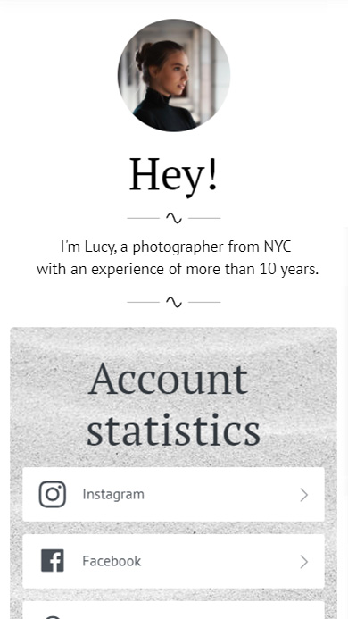 Photographer's link in bio page made on Taplink for her Instagram profile