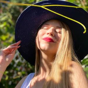 Dollysky_ at Taplink