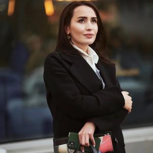 Лаура Бахмутова кабриолет