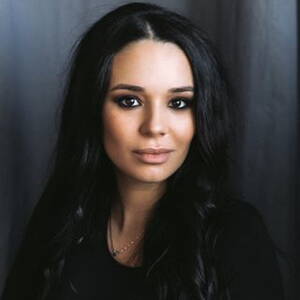 Dilya_portrait at Taplink