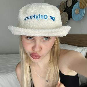 Onlyraychel at Taplink