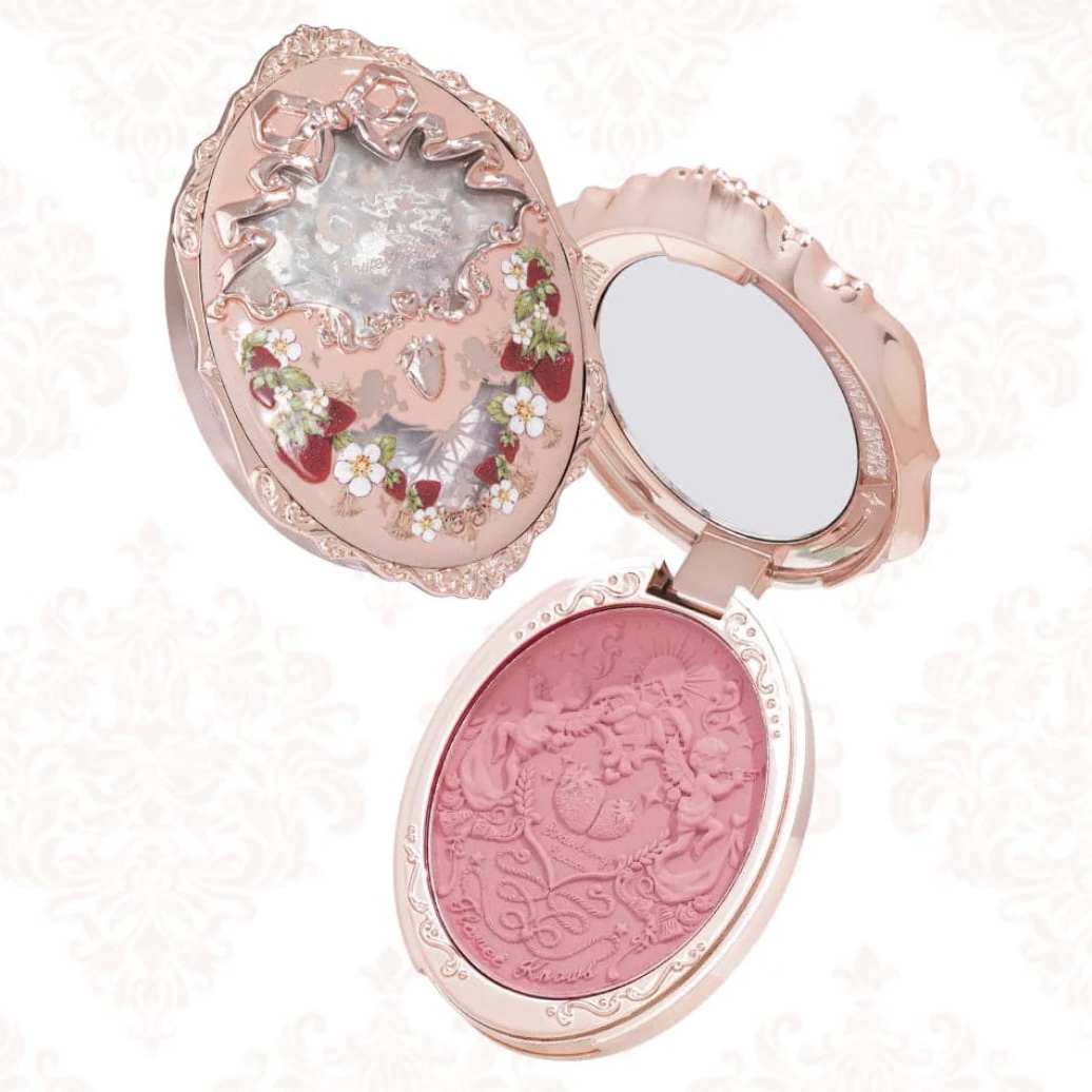 Strawberry rococo. Strawberry rococo косметика. румяна с клубникой. flowers knows румяна. flower knows косметика набор.