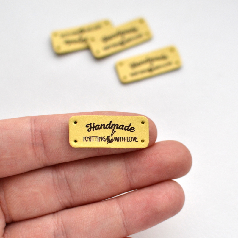 Макан у нее бирки цвета. Макан у нее бирки цвета. Бирки из натуральной кожи. Бирка из кожи. Багажная бирка из натуральной кожи.