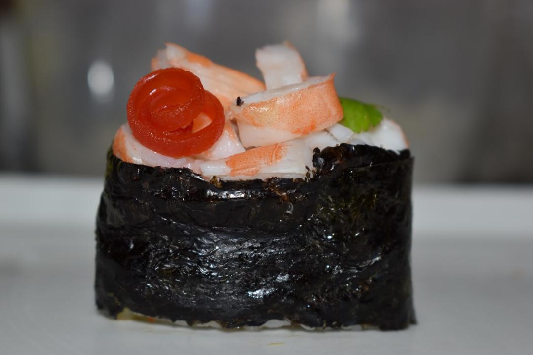 Гункан ивантеевка. Гункан ивантеевка. Гункан ивантеевка. Гунканы запеченные. Гункан запеченный с крабом.