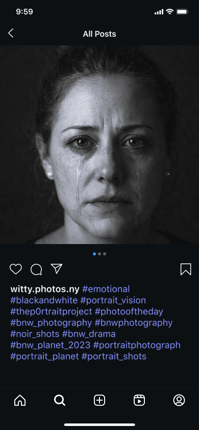 Postingan foto seorang wanita yang menangis dengan tagar potret di profil Instagram fotografer